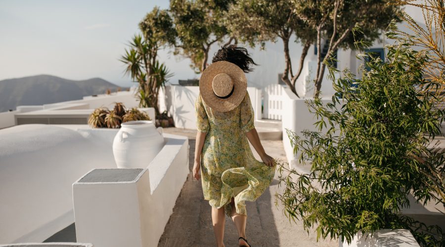 Santorini sau Mykonos? Ghid pentru a alege insula potrivită