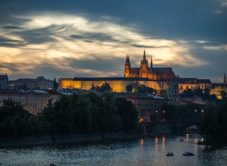 Legendele Castelului din Praga: Tur autoghidat și povești misterioase