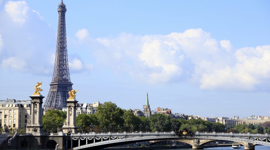 Parisul Romantic: Top 10 Locuri Secrete pentru Cupluri