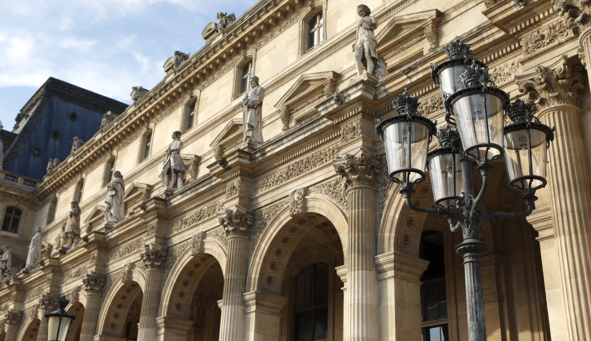 Muzeul Luvru fără cozi: Sfaturi și trucuri pentru o vizită eficientă