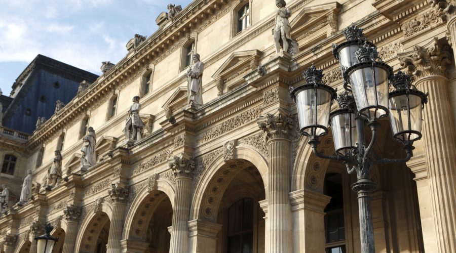 Muzeul Luvru fără cozi: Sfaturi și trucuri pentru o vizită eficientă